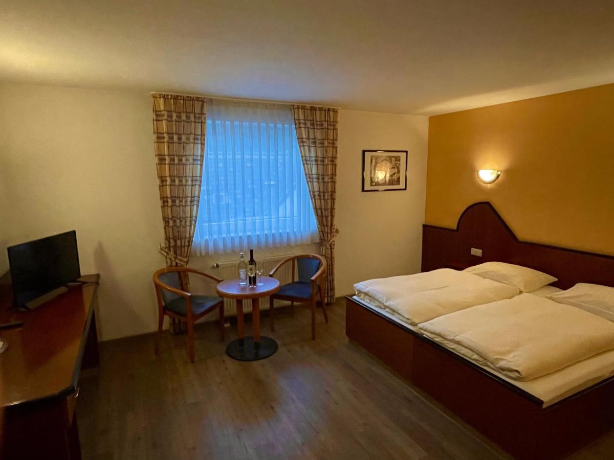 Hotel Haus Hubertus Elsdorf Екстер'єр фото