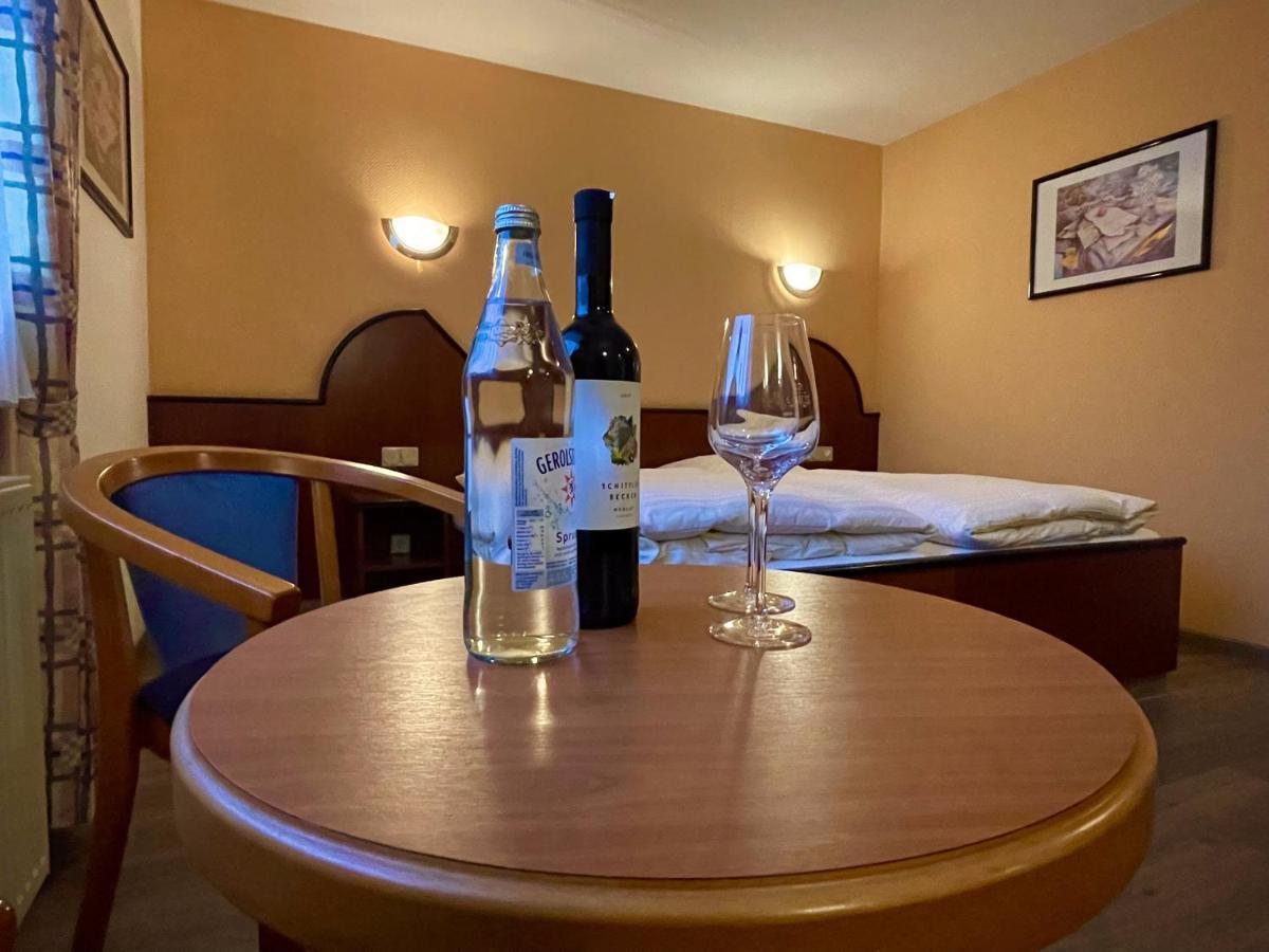 Hotel Haus Hubertus Elsdorf Екстер'єр фото