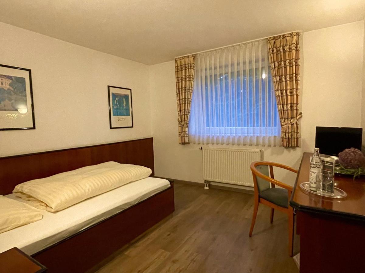 Hotel Haus Hubertus Elsdorf Екстер'єр фото