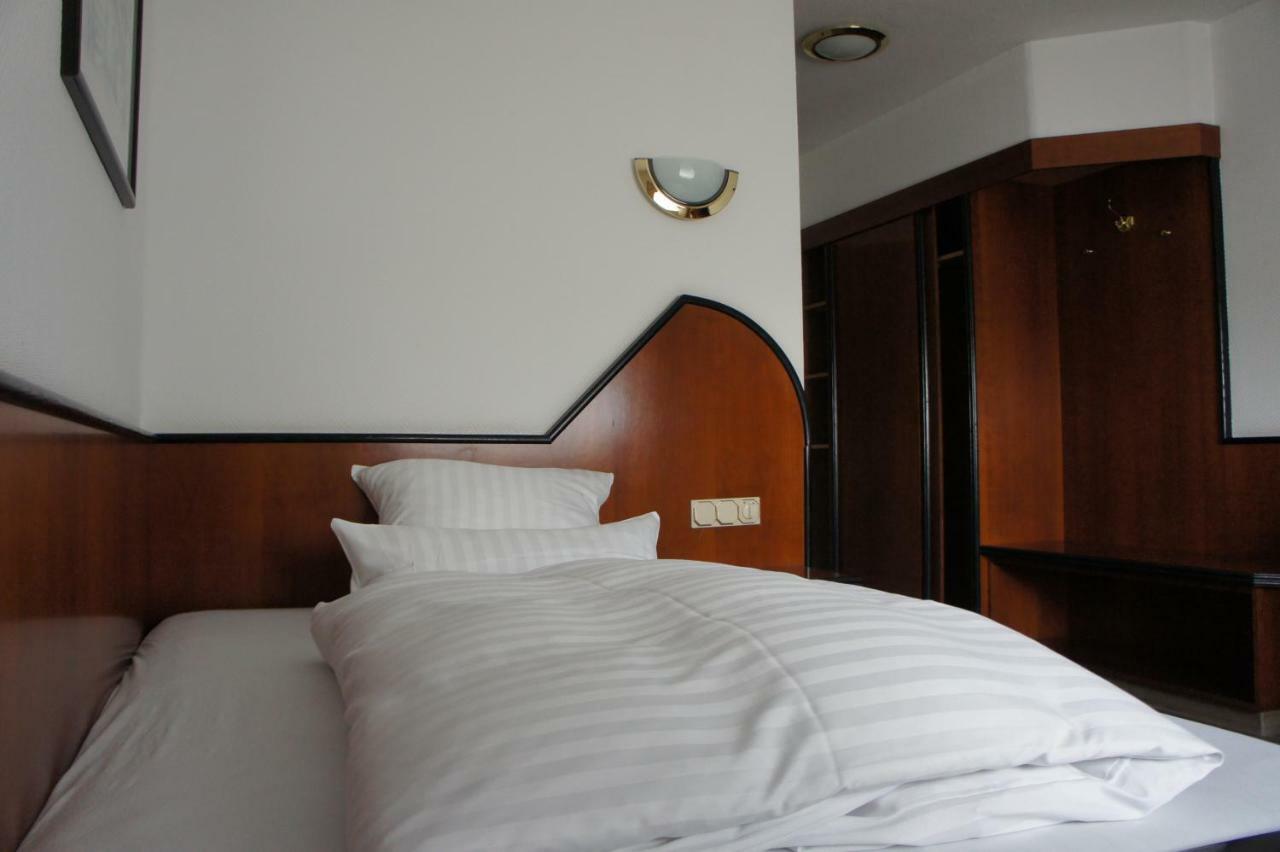Hotel Haus Hubertus Elsdorf Екстер'єр фото